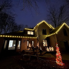 A-Magical-Christmas-Lighting-Installation-in-Lorraine-Qc 5